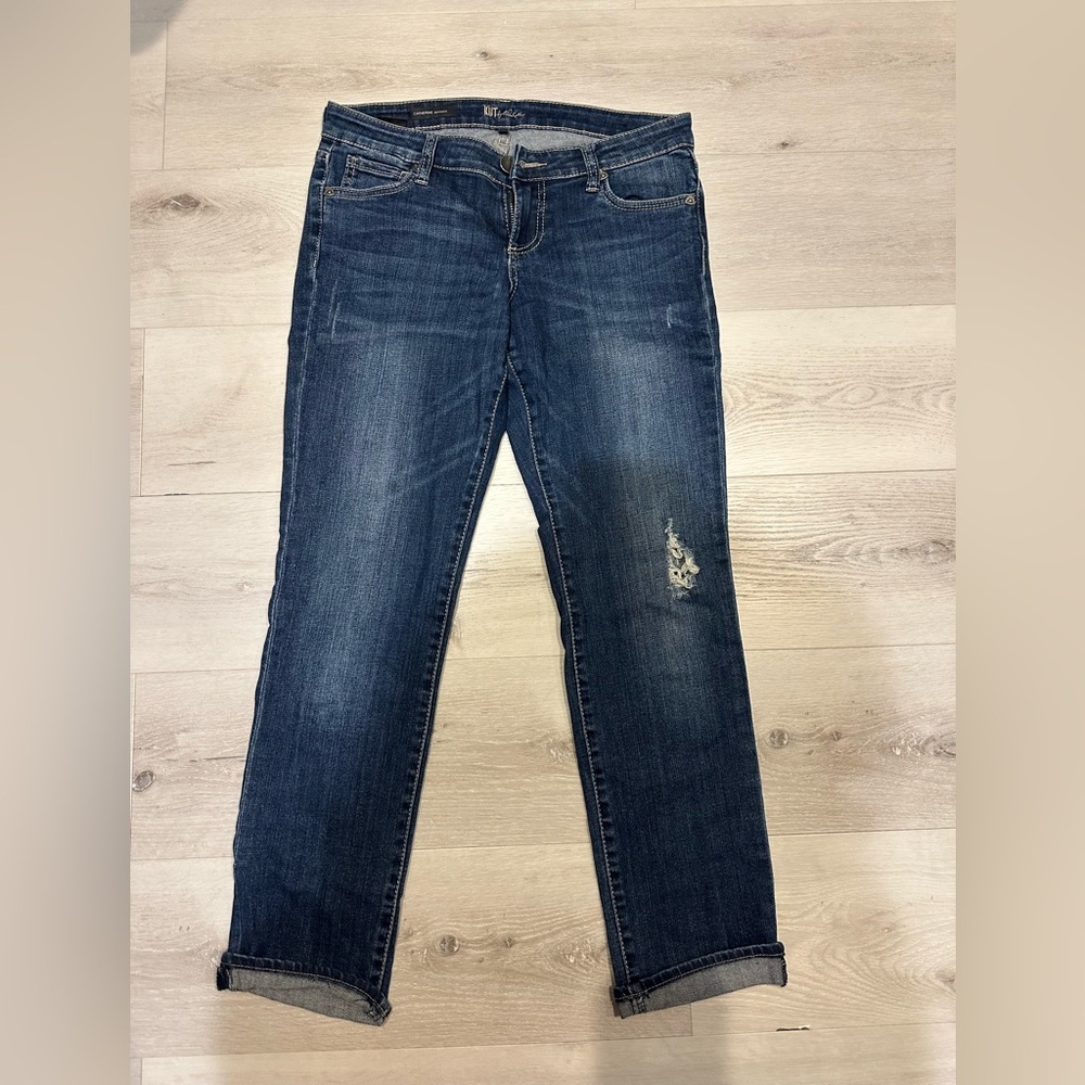 Sz 4 Kut from the Kloth Catherine Boyfriend medium wash light distress jeans